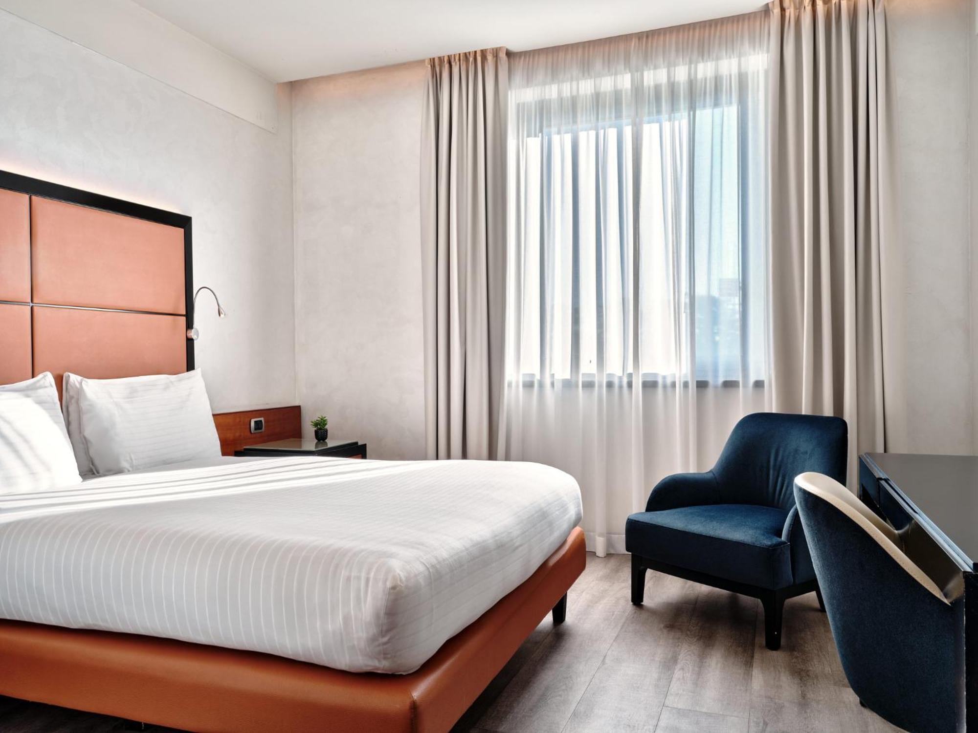 Crowne Plaza Milan - Malpensa Airport By Ihg Hotel Case Nuove  Exterior foto