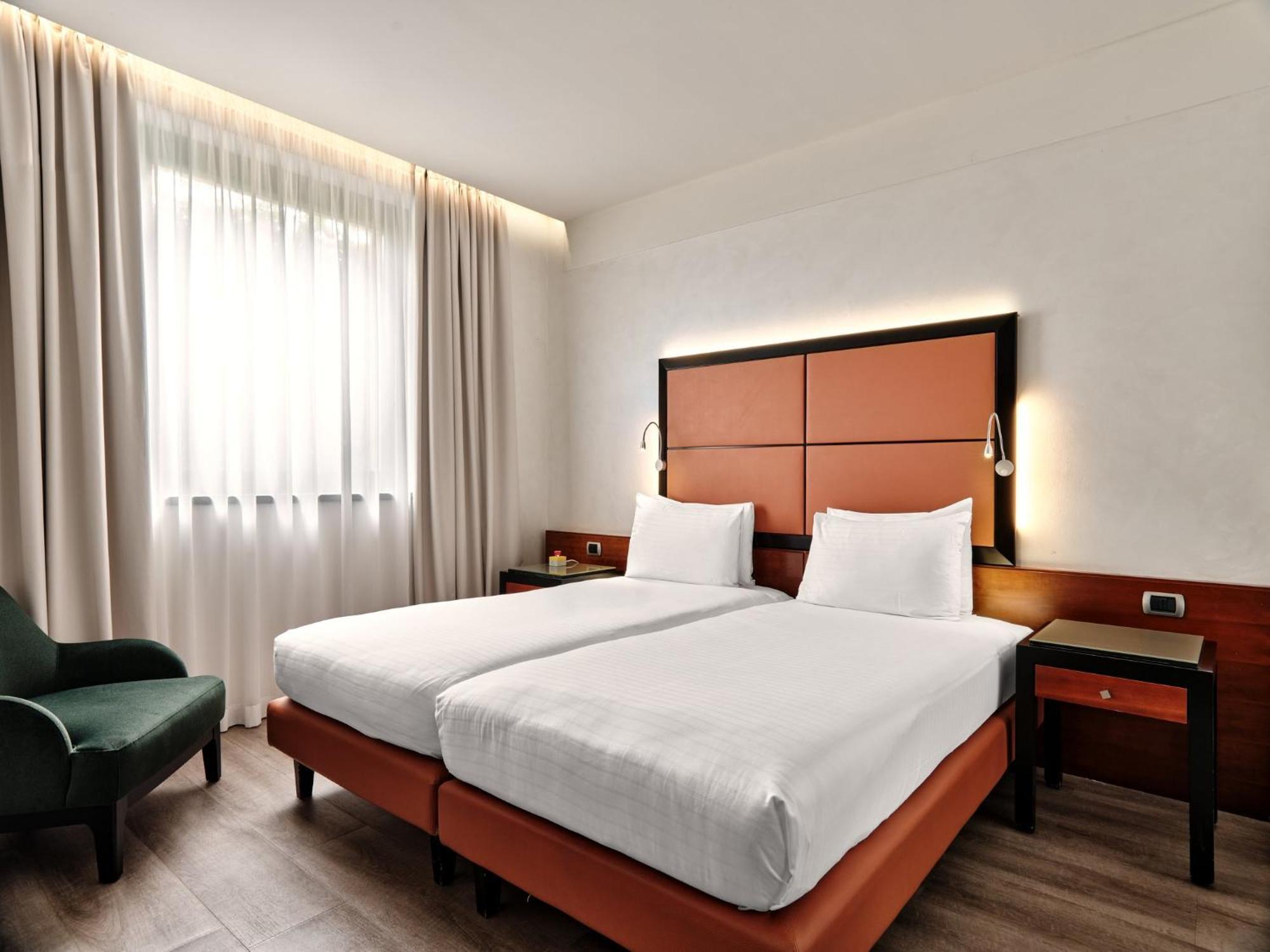 Crowne Plaza Milan - Malpensa Airport By Ihg Hotel Case Nuove  Exterior foto