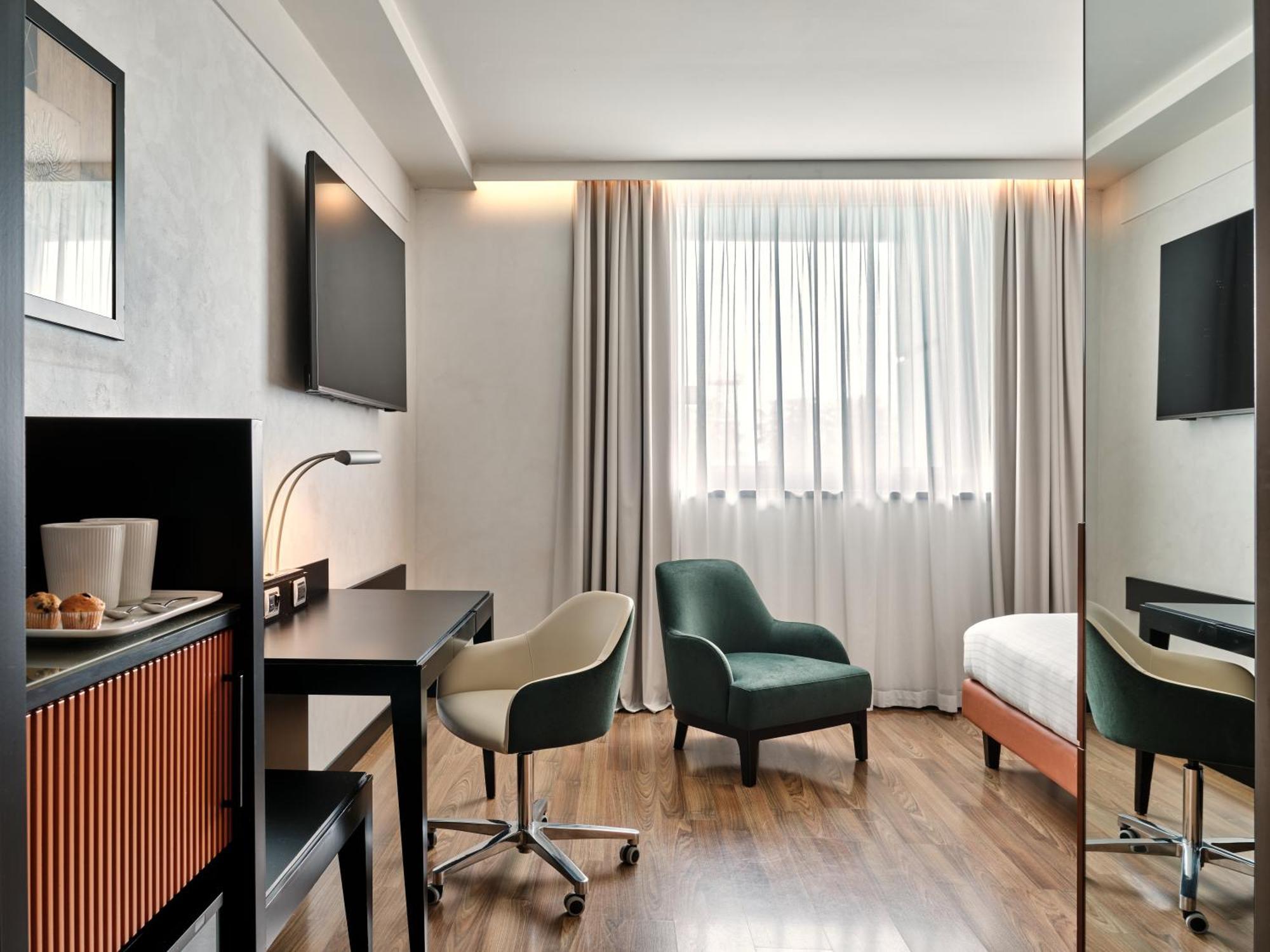 Crowne Plaza Milan - Malpensa Airport By Ihg Hotel Case Nuove  Exterior foto